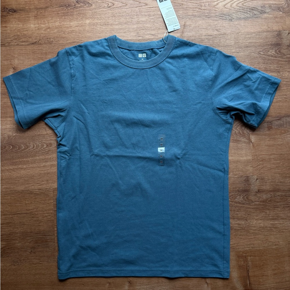 Uniqlo Men’s Crew Neck Tee in Dusty Blue